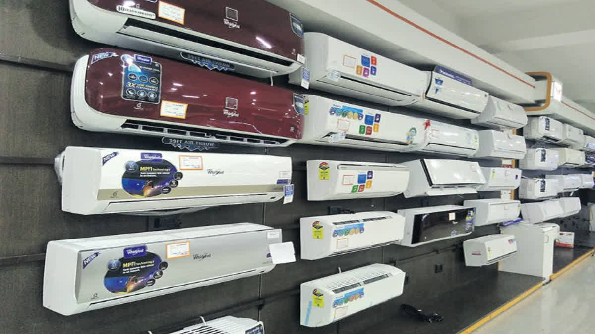 Premature rains dampen sales of summer products