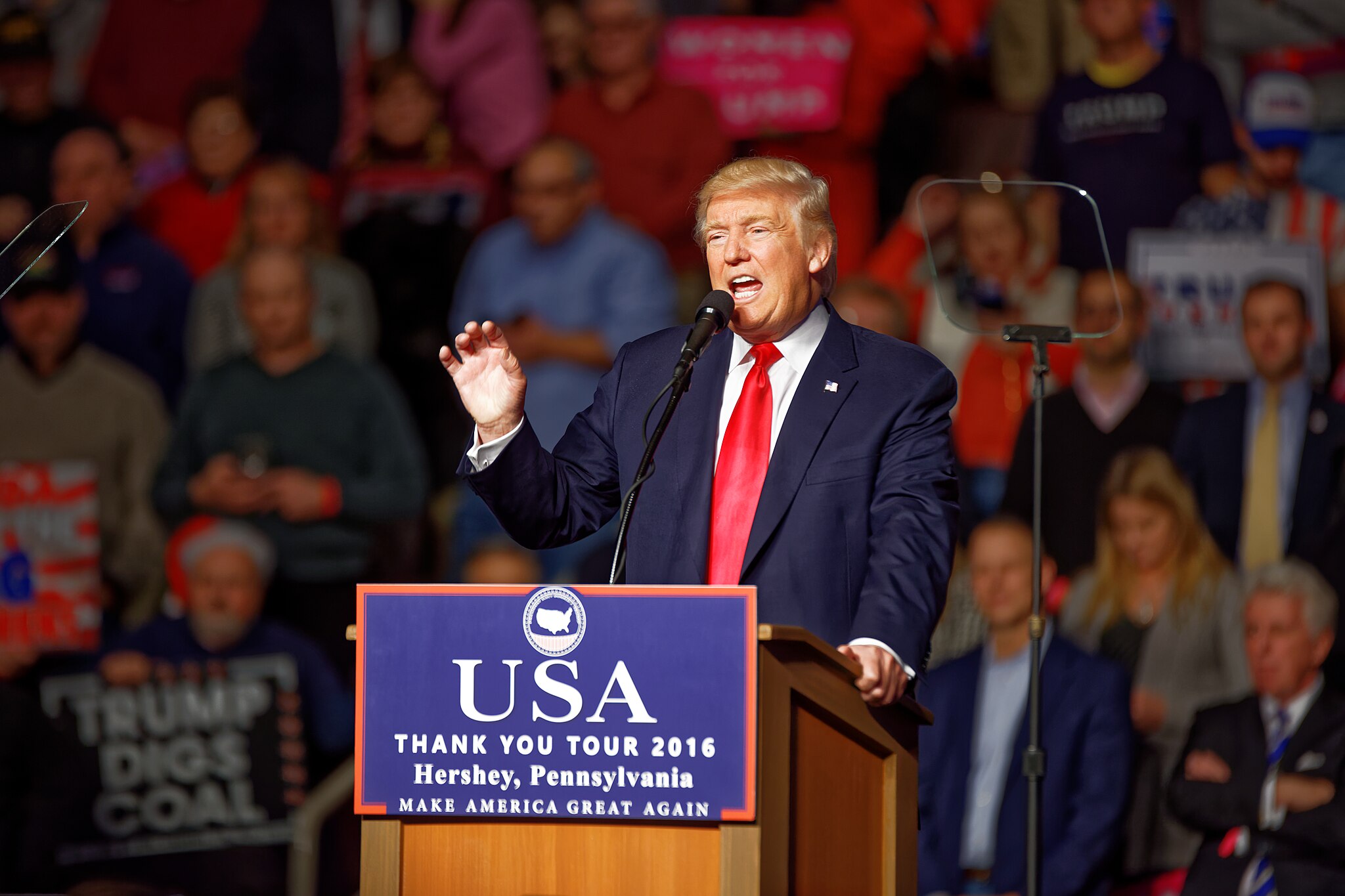 Trump highlights ''record-breaking'' Boeing-Qatar Airways agreement