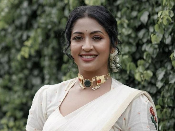 Navya Nair Faces Over ₹1 Lakh Fine for Bringing Jasmine Flowers to Australia