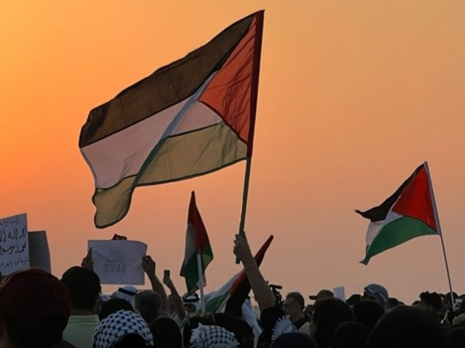 As Gaza Ceasefire Begins, Displaced Palestinians Head Back to Their Ravaged Homes
