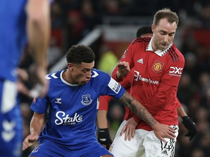 Late Maitland-Niles stunner helps Everton secure 2-2 draw against Manchester United