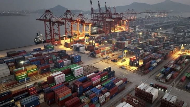 China Technology Manufacturing Supports Industrial Profits as Overall Growth Slows