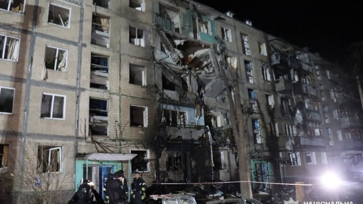 Russian Airstrike Hits Kharkiv Apartment Building, Leaving 22 Injured