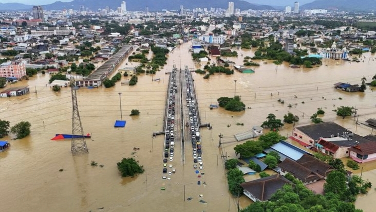 Thailand Flooding Forces Thousands Into Shelters After Heavy Rain