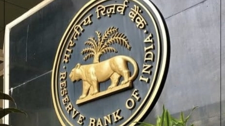RBI Revises Rupee Derivatives Norms, Caps Dollar Deals at $5 Million