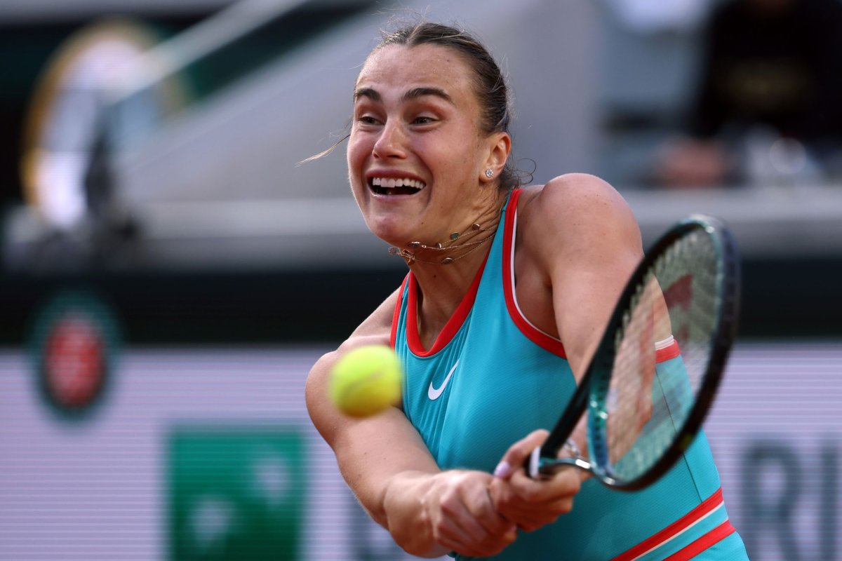 Aryna and Swiatek Advance in 2025 French Open