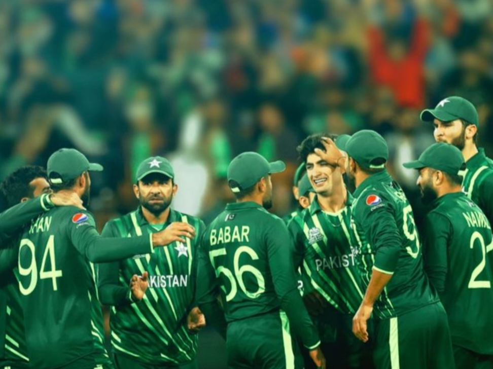 Pakistan’s Costly Blunders: DRS Chaos & Dropped Catch vs New Zealand