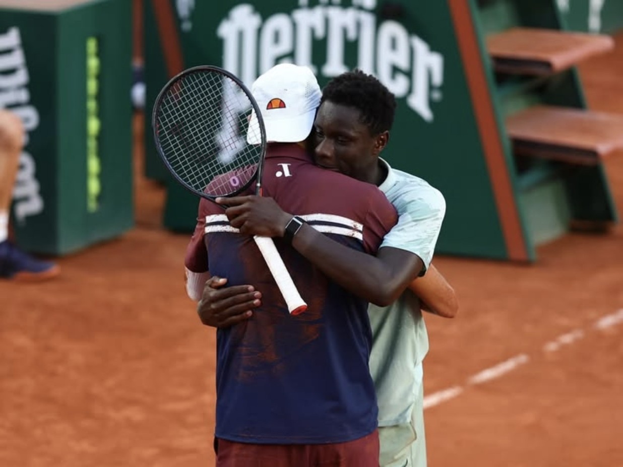 Tiafoe Comforts Emotional Michelsen After Stunning Comeback Victory