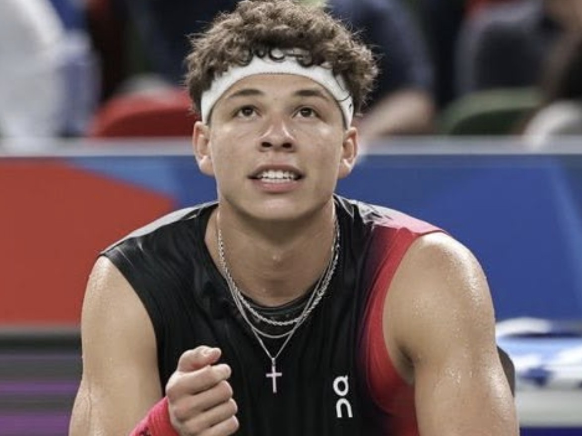 Ben Shelton Stuns Carlos Alcaraz in Record Late Finish at US Open