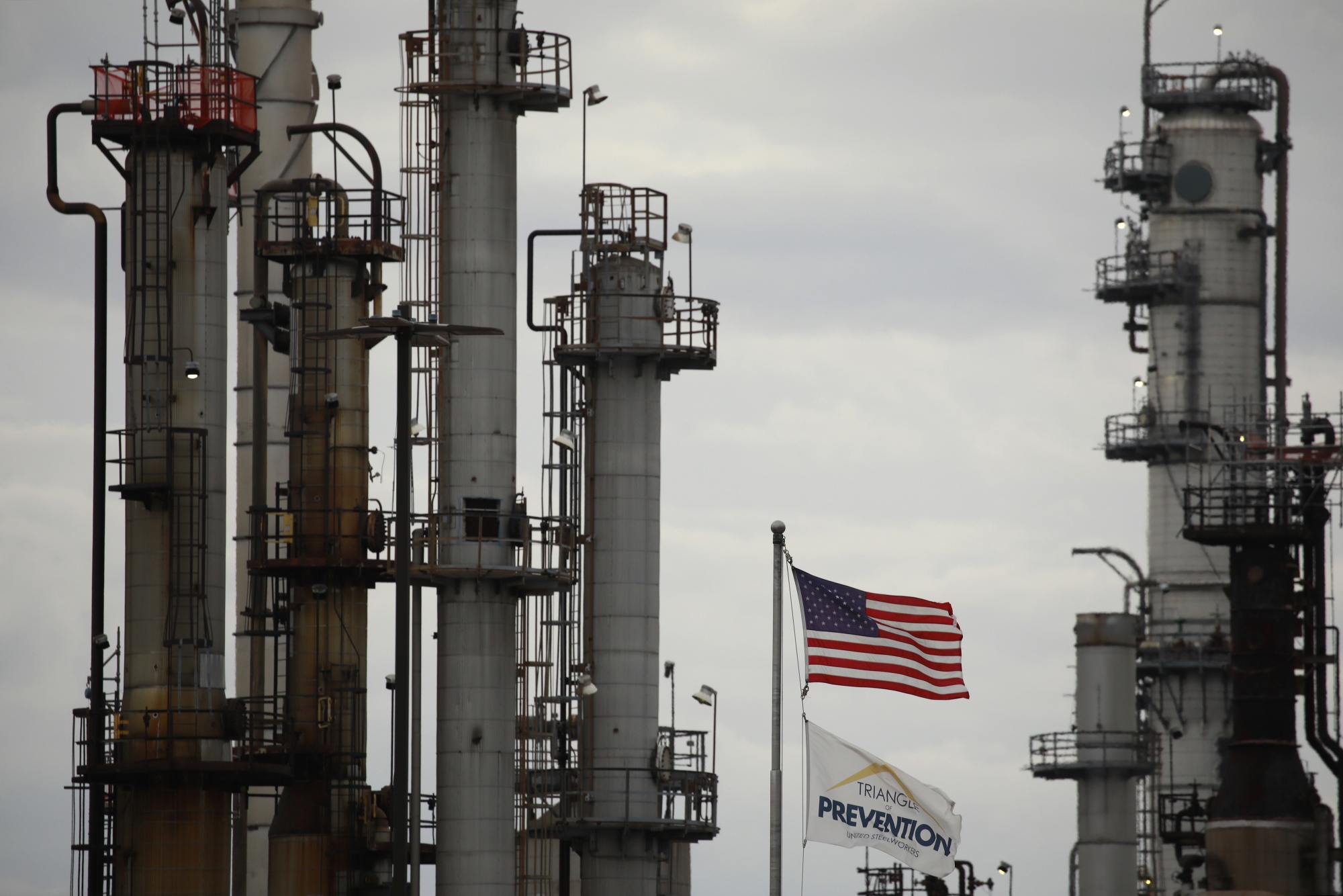Profit Decline in Big Oil Indicates a Wider Industry Transformation