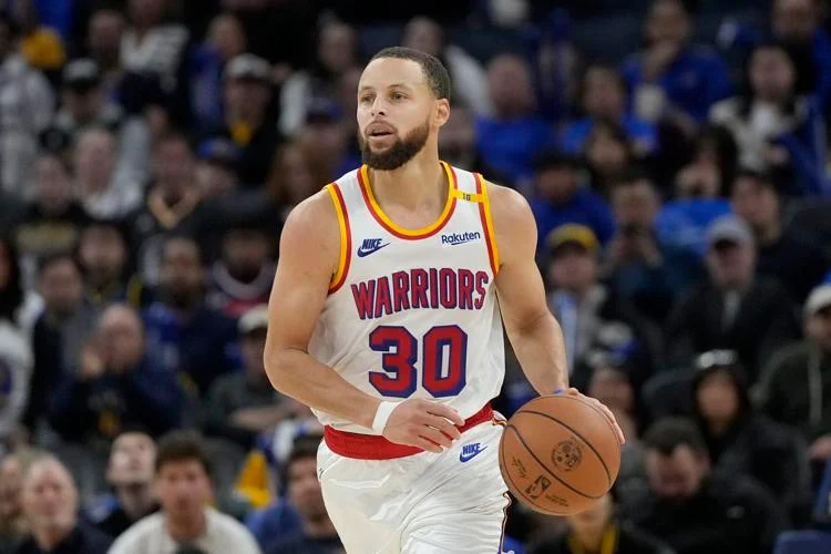 Steph Curry Suffers Left Ankle Injury, Listed as Day-to-Day