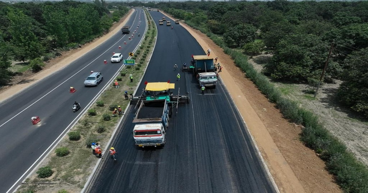 Ghaziabad-Aligarh Expressway Sets Historic Record with Rapid Construction of 100 km Road in 100 Hours